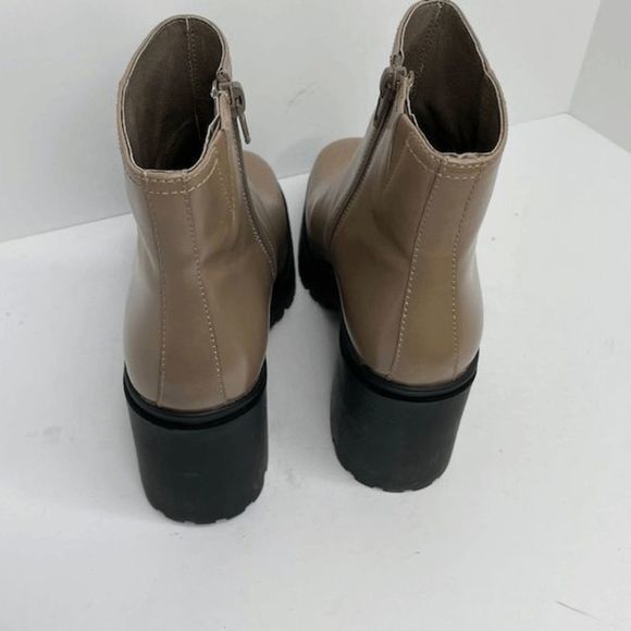 Jeffrey Campbell Putty Anemone Leather Lug Heel Boots - Picture 2 of 6